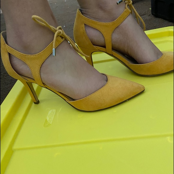 Heels - Picture 3 of 8